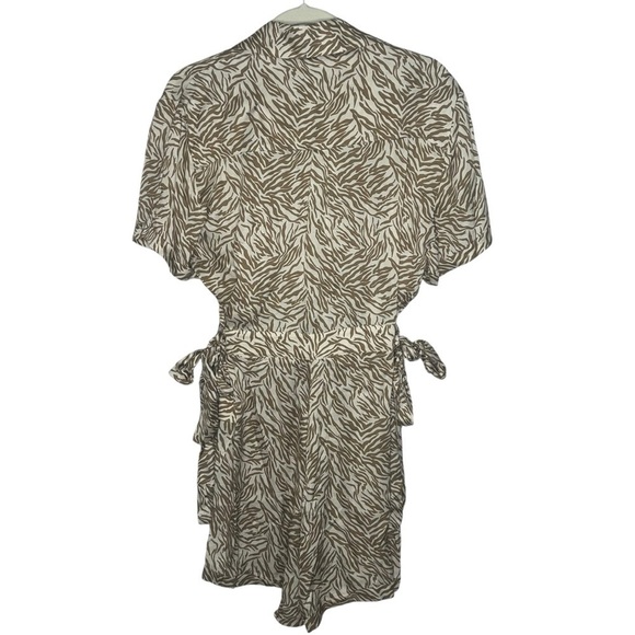 LITA By Ciara Utility Belted Romper in Neutral Tiger Print NWT - Picture 4 of 16